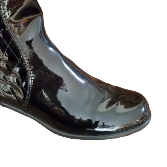 STUART WEITZMAN Black Patent Knee High  Quilted Riding Boots Size 8 - Picture 6 of 10